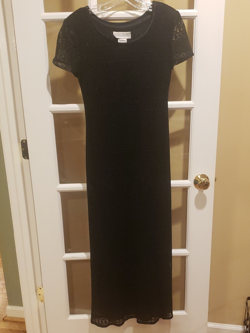 Jessica Howard Black Lace Short-Sleeve Maxi Dress W/ Subtle Sparkle Size: 8